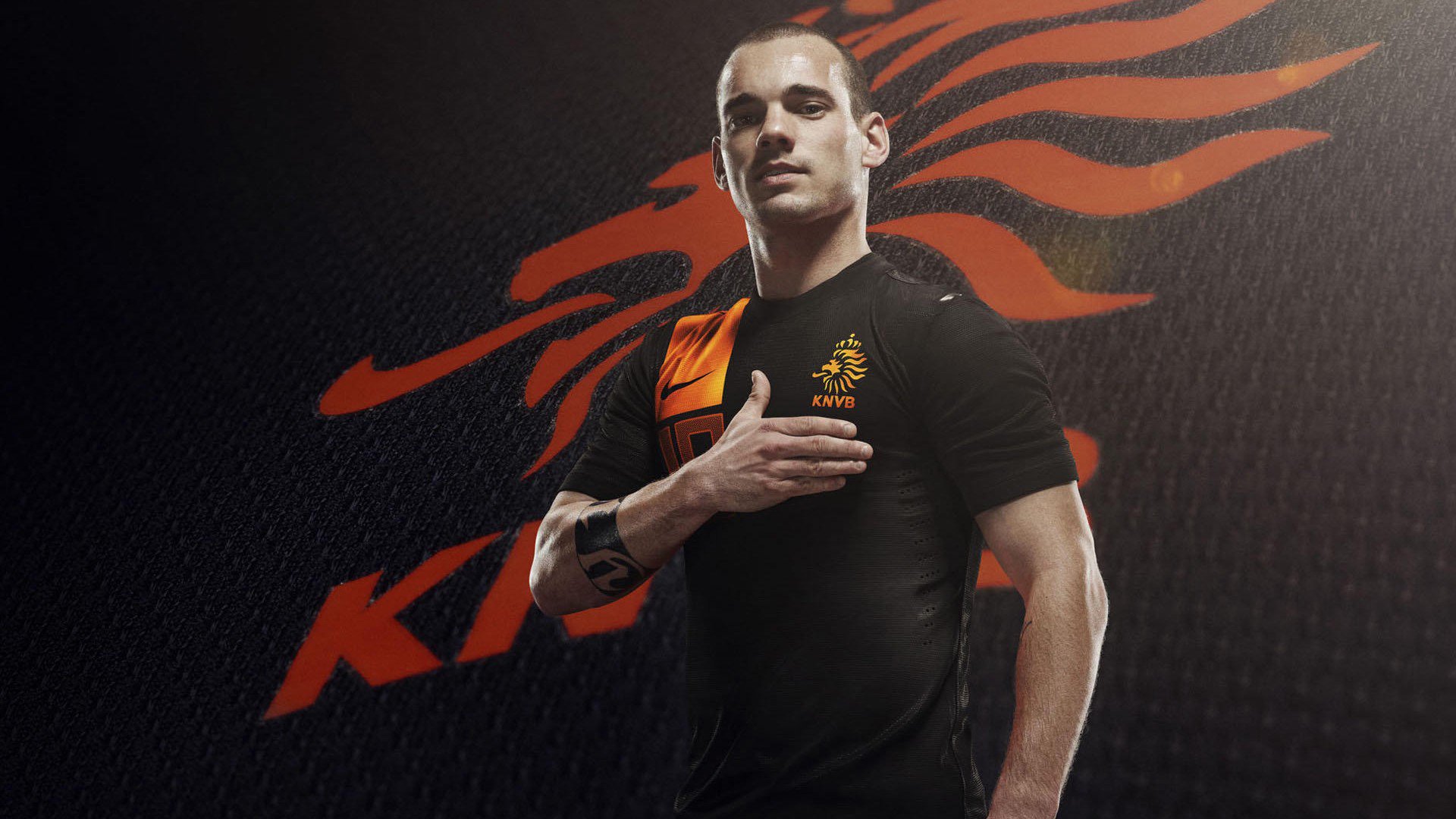 世界杯:阿根廷球迷在城市广场连夜唱歌 引来当地居民加入合唱